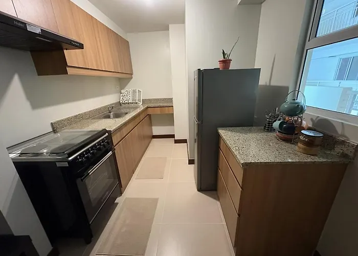 Apartment Modern 2br With Balcony In