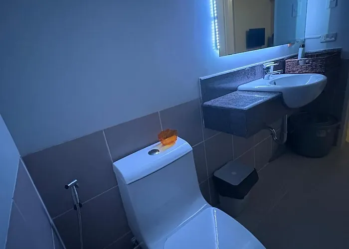 Apartment Modern 2br With Balcony In